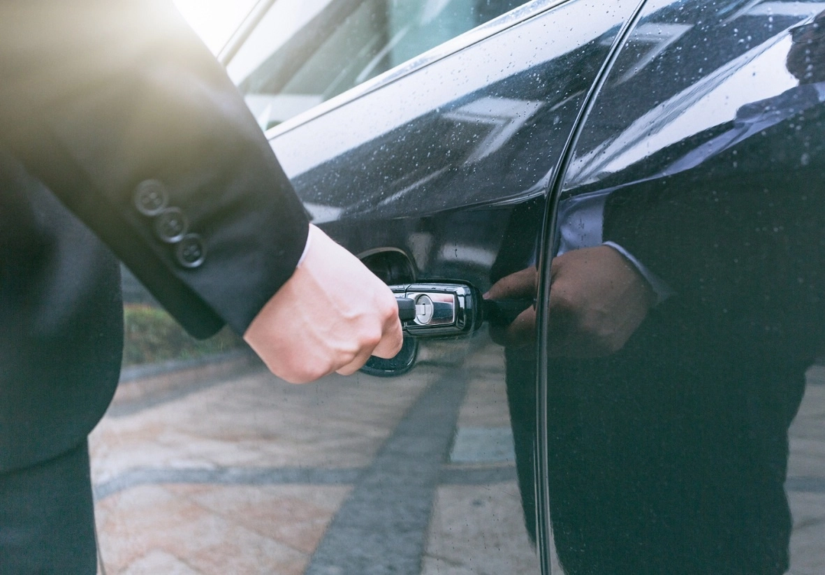 Красноярец инсценировал угон машины, чтобы не ехать с женой по магазинам