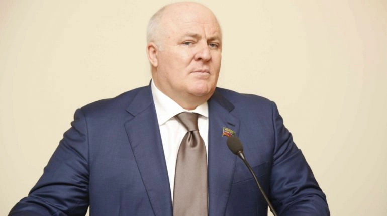 Бывшего мэра Махачкалы Магомеда Сулейманова ищут за рубежом по делу о взятке и земельных махинациях