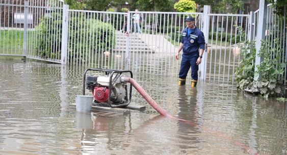 В Омской области восемь месяцев устраняют фекальный потоп в селе Дружино