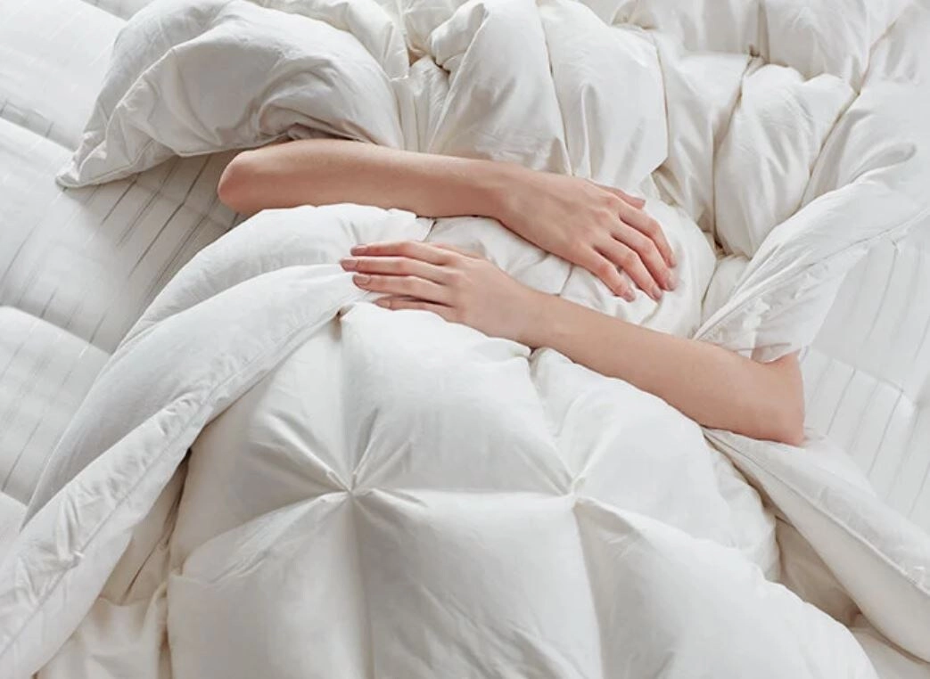 Утяжелённые одеяла могут помочь при тревожности и бессоннице — но не всем