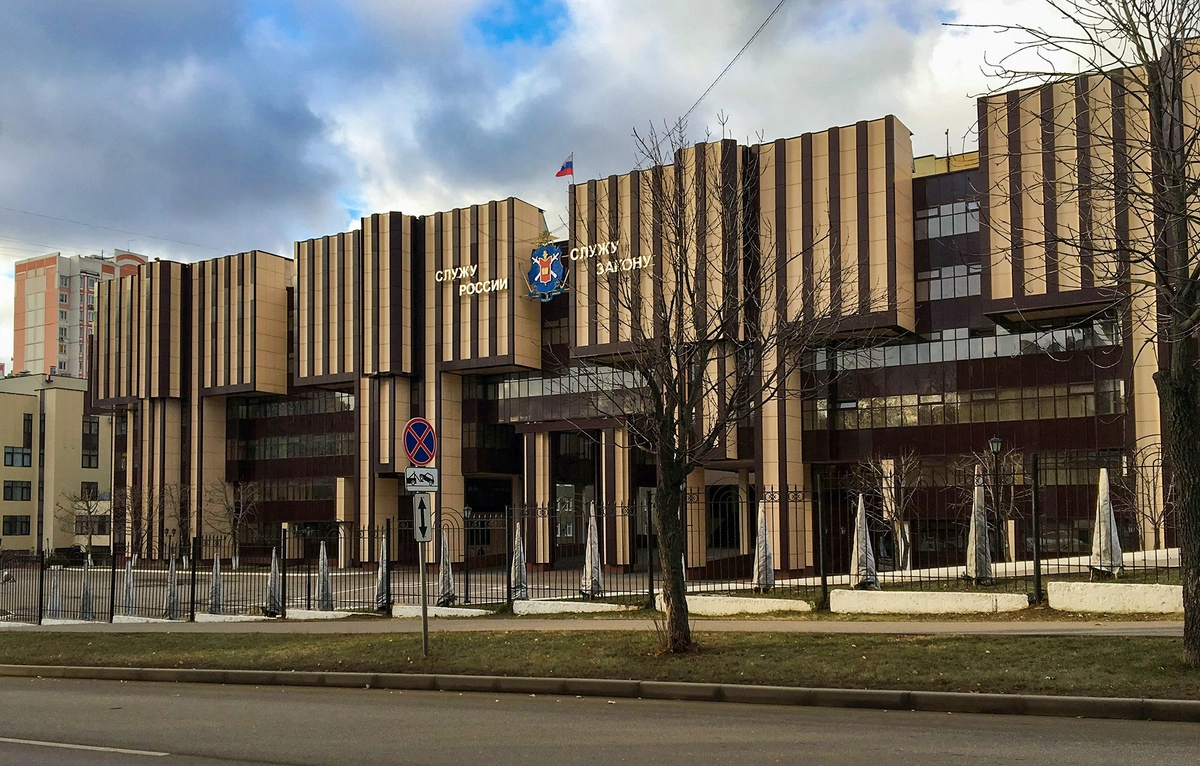 Студент университета МВД в Москве покончил с собой из-за неразделённой любви