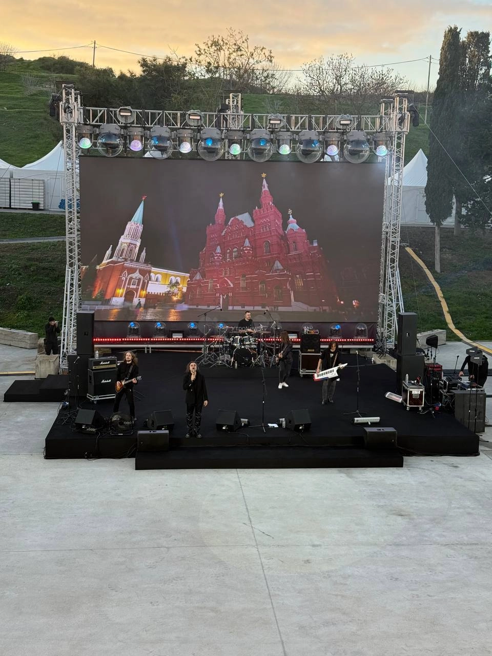 Группа «Земляне» выступила с патриотическим концертом для ветеранов СВО в Херсонесе