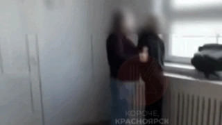 Учительница в Красноярске напала на семиклассника из-за отсутствия сменной обуви