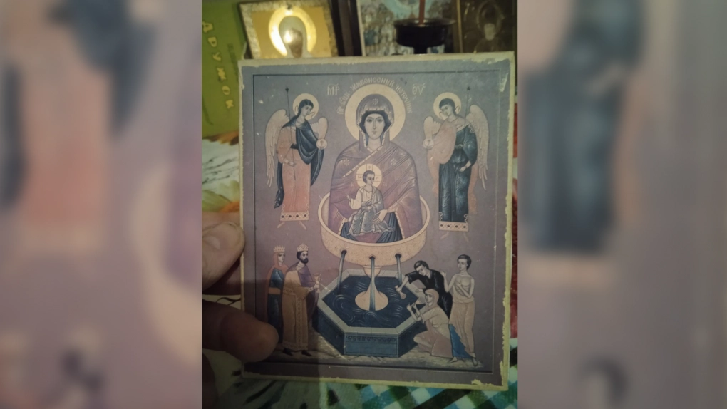 «Происходит настоящее чудо»: в Новосибирской области икона начала самовосстановление