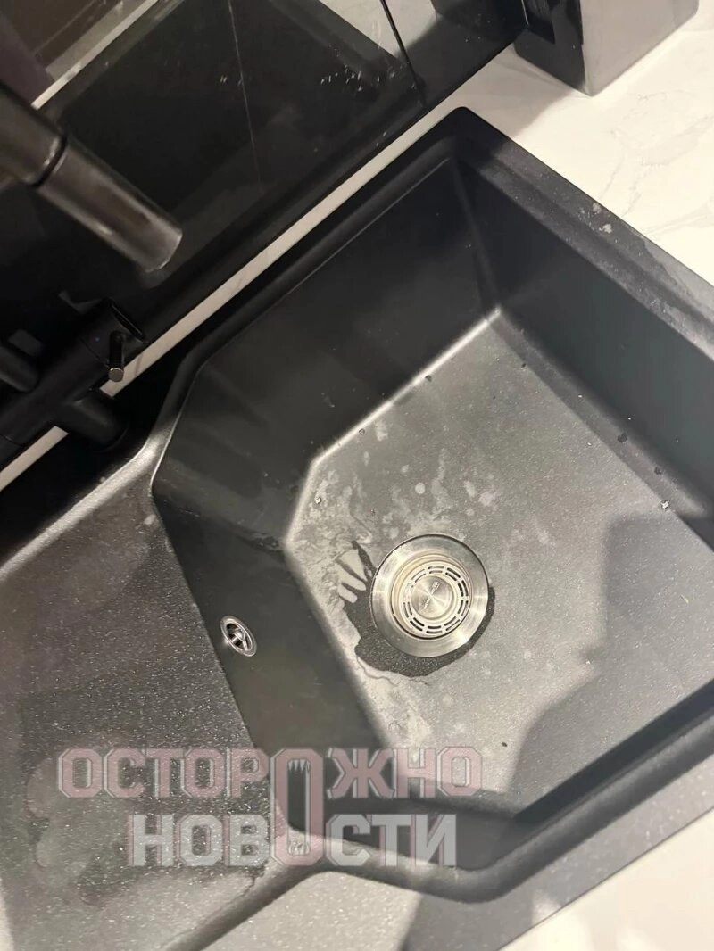 В Омске женщина получила перелом носа после ссоры из-за уборки