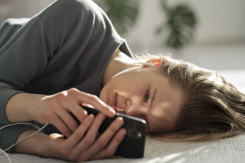 Британские подростки всё чаще обращаются за психологической поддержкой к чат-ботам