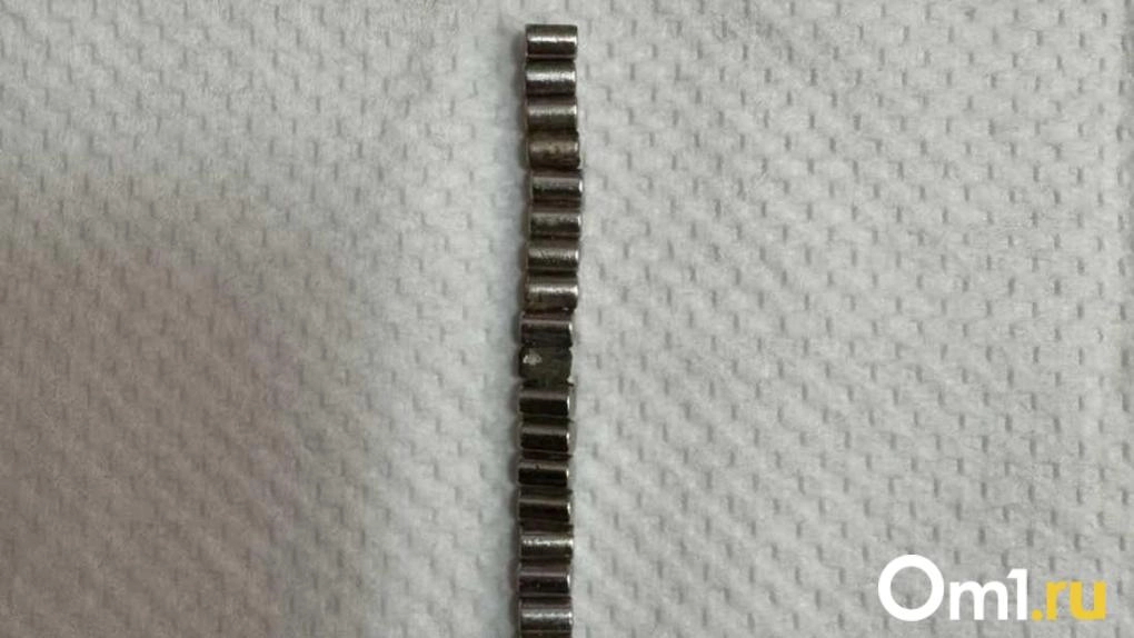 Хирурги извлекли 25 магнитов из кишечника ребёнка в Новосибирске