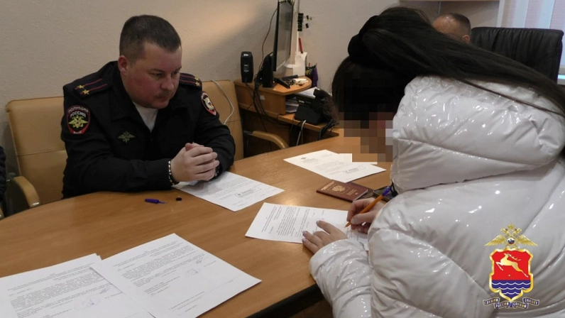 Жительницу Магаданской области лишили гражданства за оскорбления военных