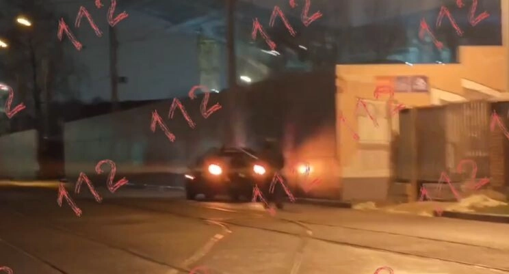 Полиция обнаружила взрывное устройство в багажнике автомобиля в Москве