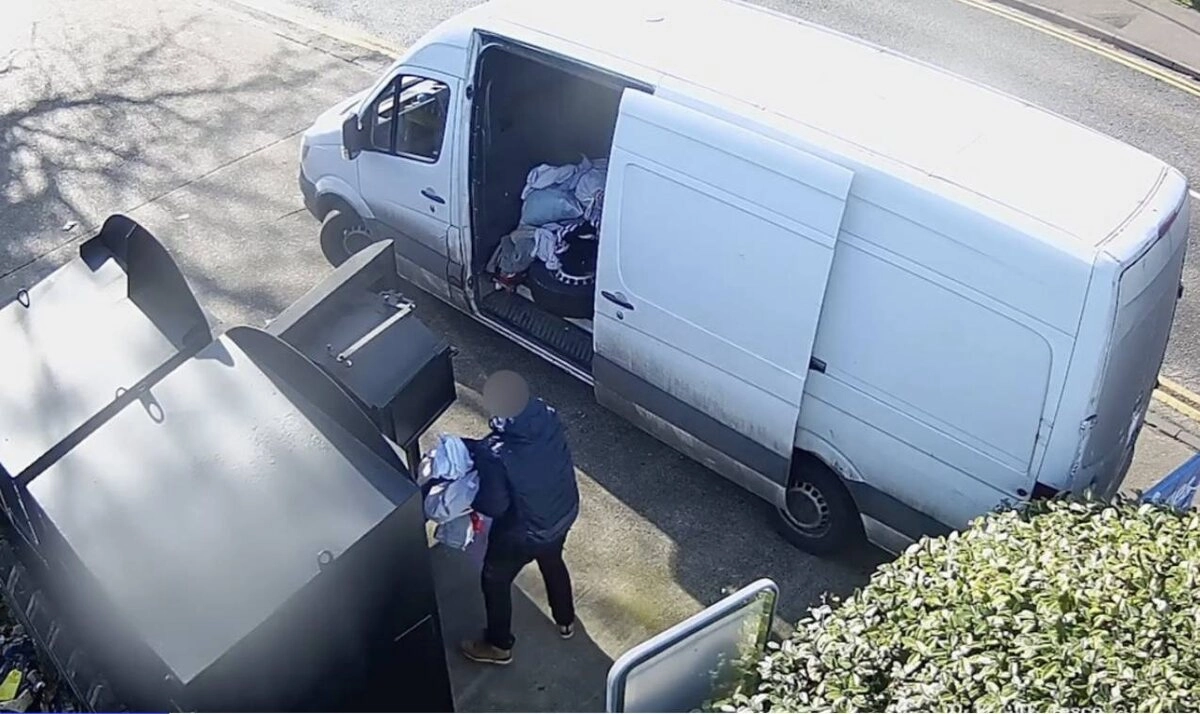 «Жалкая судьба»: британская полиция раскрыла схему литовской ОПГ по краже благотворительной одежды