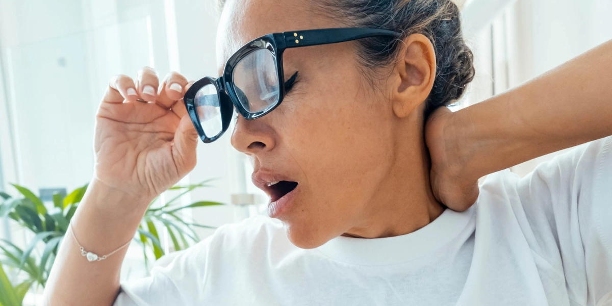 Врач развенчала миф о зевоте: дело не в кислороде, а в терморегуляции и эмпатии  