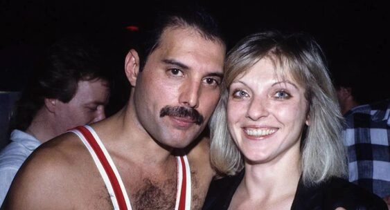 Предполагаемая дочь Фредди Меркьюри умерла от рака позвоночника в 48 лет