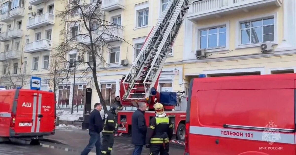 Пожар в жилом доме в центре Москвы локализован